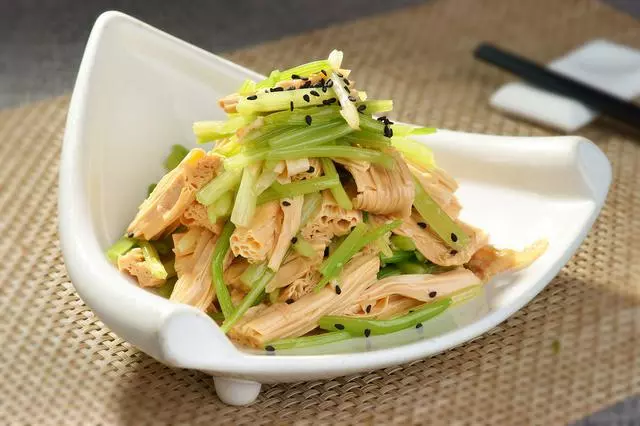 吃「剩飯剩菜」會致腫瘤?學會這1招,徹底遠離「癌症」這兩個字