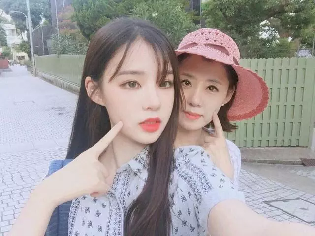 瘋傳母女20年前合影照片,370萬人圍觀點評,爆正妹鐵律
