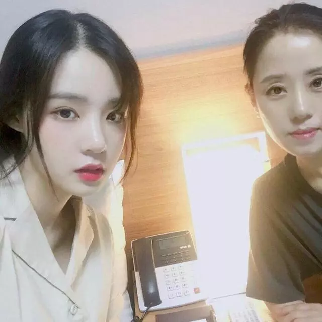 瘋傳母女20年前合影照片,370萬人圍觀點評,爆正妹鐵律