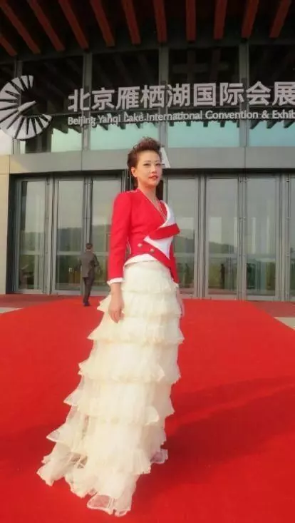當51歲周海媚撞衫42歲舒淇,女神和婦女的差距果然很大!