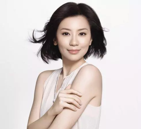 劉德華都稱她是最美女星,如今四十四歲卻像十四歲,真是太美了!