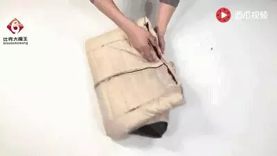 舊枕頭套「剪一個小洞」幫你省下好多錢!成品放進衣櫃後...網友驚呼:功能超強大!