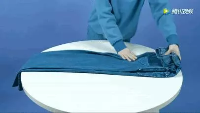 舊枕頭套「剪一個小洞」幫你省下好多錢!成品放進衣櫃後...網友驚呼:功能超強大!
