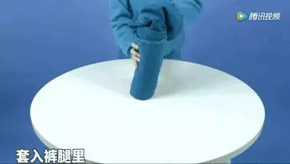 舊枕頭套「剪一個小洞」幫你省下好多錢!成品放進衣櫃後...網友驚呼:功能超強大!