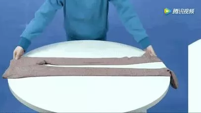 舊枕頭套「剪一個小洞」幫你省下好多錢!成品放進衣櫃後...網友驚呼:功能超強大!