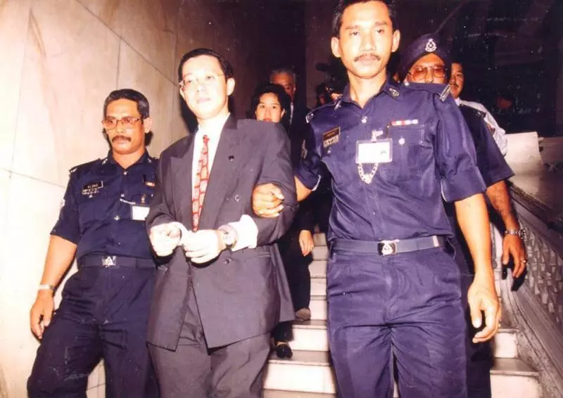 必看《深感震怒》你不能忘記的事【不分種族】財政部長,被法庭判入獄!