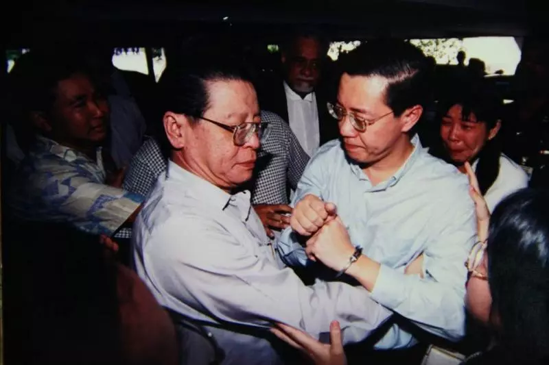 必看《深感震怒》你不能忘記的事【不分種族】財政部長,被法庭判入獄!