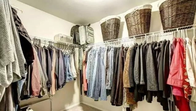 新買的衣服要不要先洗了再穿?聽服裝老闆說完,才知我錯了幾十年