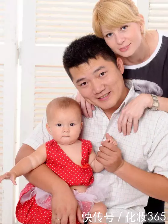 中國小伙和俄羅斯姑娘結婚生子後曬照片,網友卻直呼孩子太神奇!