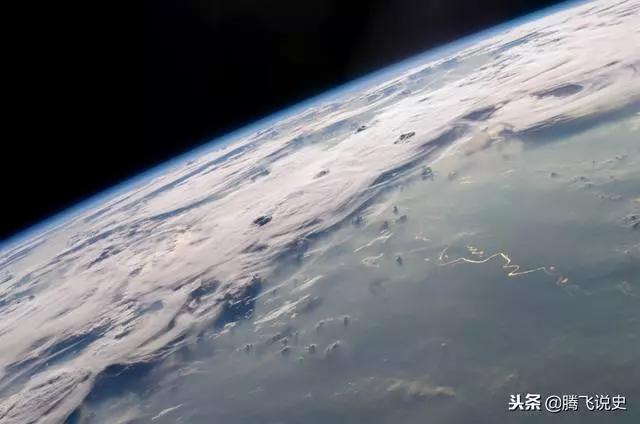 地球為什麼離太陽越近越冷,越遠卻越熱?人類可以登陸太陽的原因