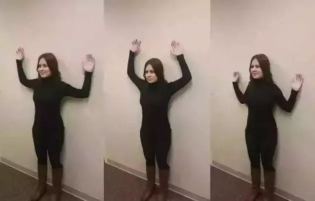 脖子上的【富貴包】越長越大?教你3個小動作【自我治療】,富貴包慢慢變小!