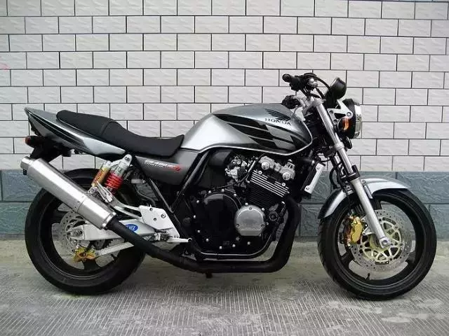 摩托車的風冷水冷和油冷,到底哪個好,這篇文章教你選擇!