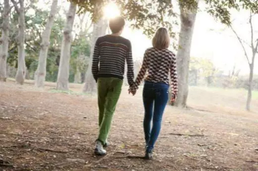 我借30萬給小叔子創業,5年後小叔子還錢,婆婆說:一家人不用還