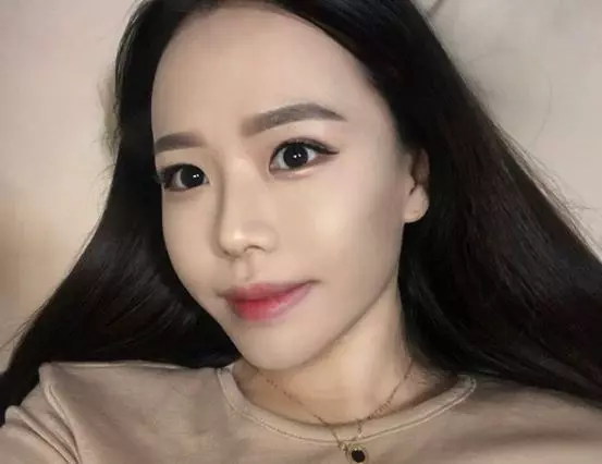 84kg肉肉妹「胖到脖子不見」被朋友恥笑 短短6個月「狠鏟30kg變網紅女神」公開瘦身秘方被讚爆