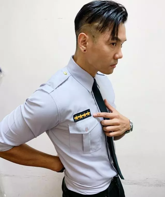不像41歲大叔!黑人狂減10KG「瘦到跑出螞蟻腰」 往下一看網友傻眼:「不看臉根本女人!」