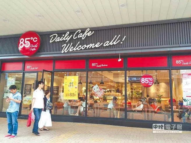 太扯!85˚C推滷肉飯便當「一個要價380」! 網友買來嘗鮮「才吃一口就驚呼」:要排隊了