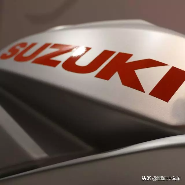 合金闊面,直列四汽缸,新一代鈴木刀Katana 3.0鈴木摩托車