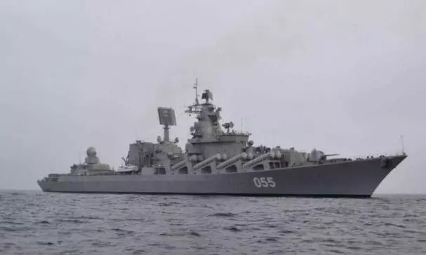 一艘萬噸巨輪被英軍扣押,俄大批艦隊出港,美大呼:保持冷靜