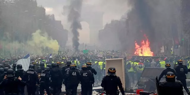 法國局勢大變,「黃背心」未平復,警察罷工又來了,還有誰能鎮壓?