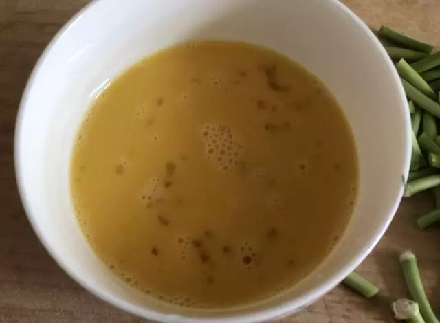 土豆不要炒著吃了,這樣簡單一做,主食和菜都有了,全家搶著吃!