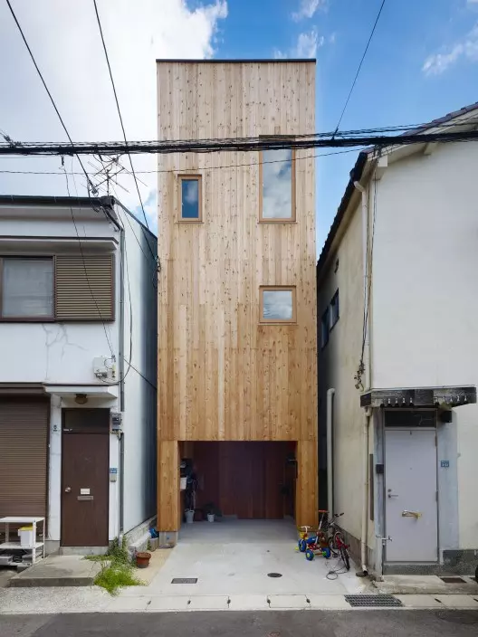10棟窄到懷疑真的能住人的「日本迷你宅」 走進門卻什麼都有還能打滾!