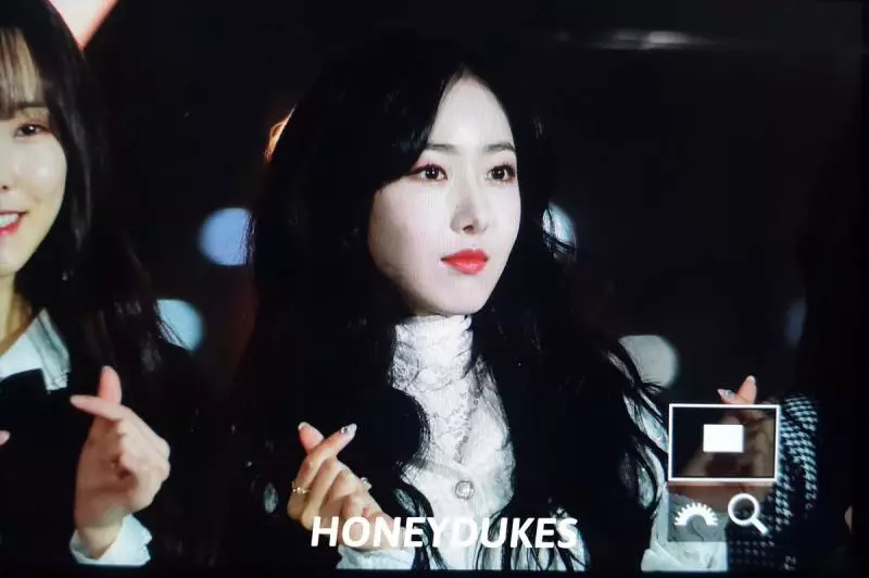 [GFRIEND][分享]181220 女友出席Coex Winter Festival活動活力開唱