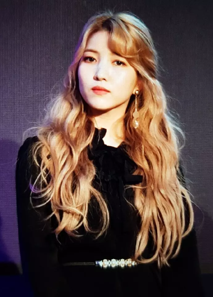 [GFRIEND][分享]181220 女友出席Coex Winter Festival活動活力開唱
