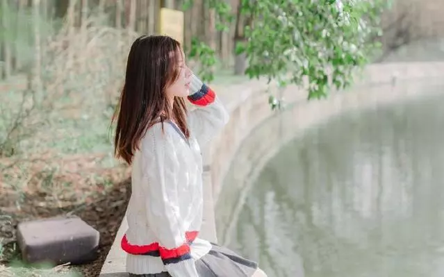 丈夫離婚,情人穿著名牌上門挑釁,進了前妻臥室,如遭雷擊