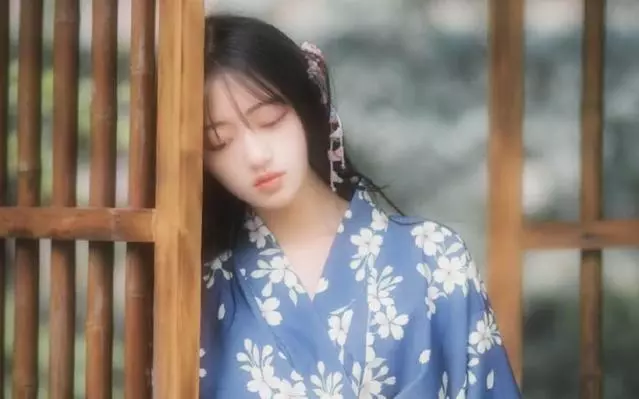 丈夫離婚,情人穿著名牌上門挑釁,進了前妻臥室,如遭雷擊