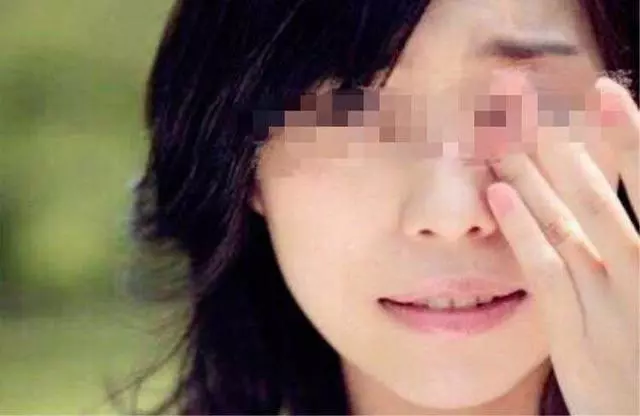 女兒說喉嚨痛,帶去醫院檢查,卻被醫生大罵,結果回家和丈夫離婚