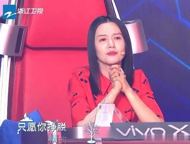 林俊傑翻唱《領悟》,有誰注意到張靚穎的眼神?細節見愛情!