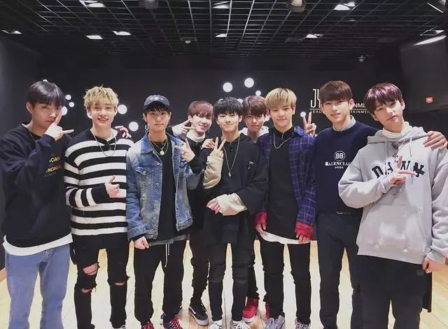 比起人氣女團IZONE,JYP旗下的他們已經悄悄拿了五項最佳新人獎!