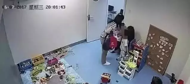 3歲兒子被小朋友欺負,媽媽做法被狂贊,遠離欺淩這3個方法最管用