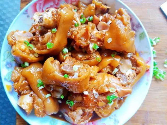 營養可口的家常菜,肉質鮮嫩很下飯,做法超級簡單