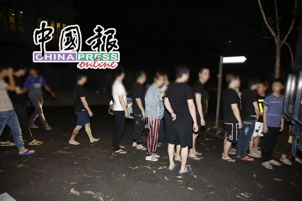 2018-12-21: 吉隆坡, 高薪招募打字員免費機票住宿 大批中國人騙來我 國「軟禁」 在超級豪