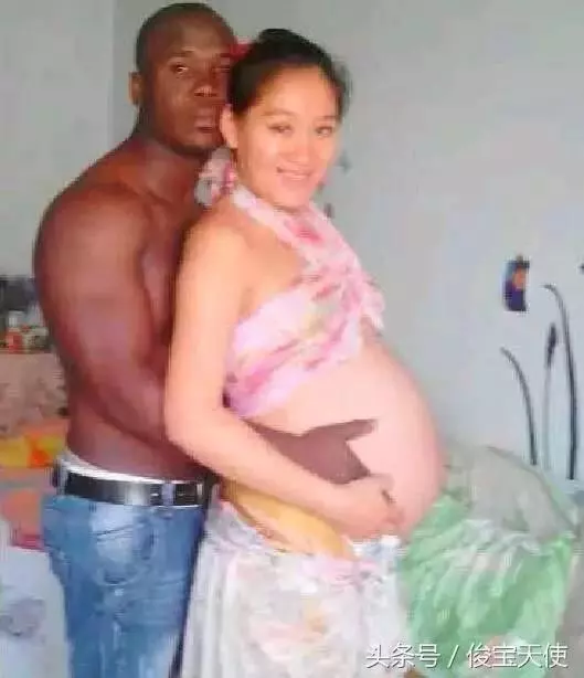 女子為了愛情,遠嫁給非洲男子,順利產下一女嬰,女孩竟然長成這樣子!