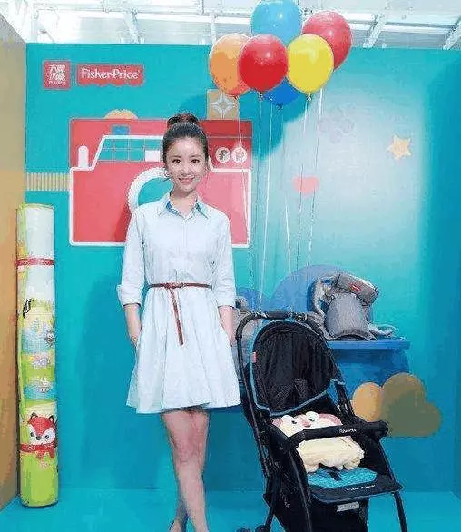 36孫儷和42林心如,同穿襯衣裙,網友:這氣質真不止差6歲!