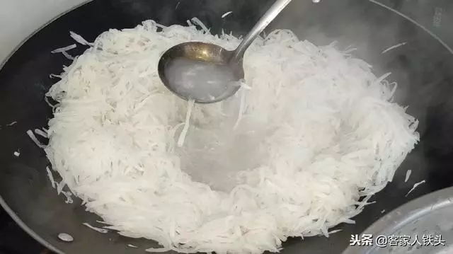 冬至,客家人愛給家人做這一個美食,鮮香軟糯,一次吃5個都不夠