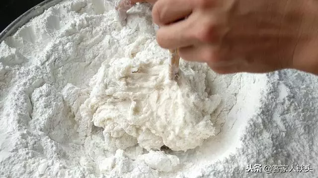 冬至,客家人愛給家人做這一個美食,鮮香軟糯,一次吃5個都不夠