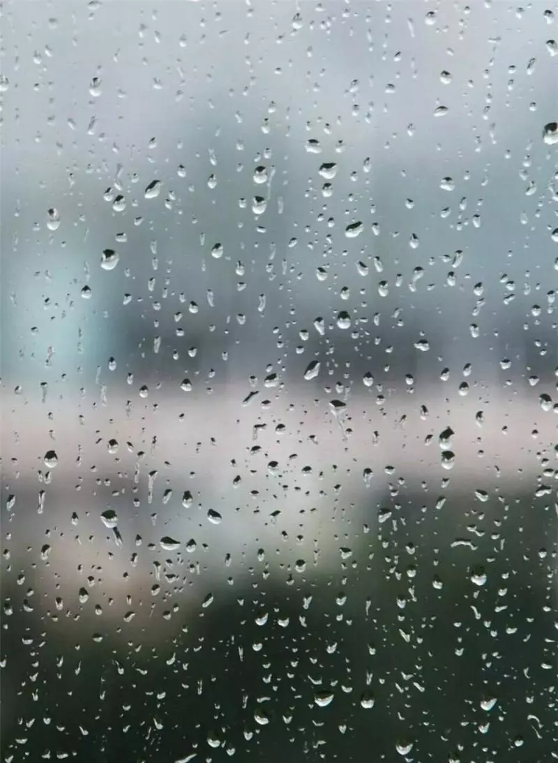 下雨天了,我好想你.....