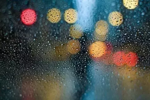 下雨天了,我好想你.....