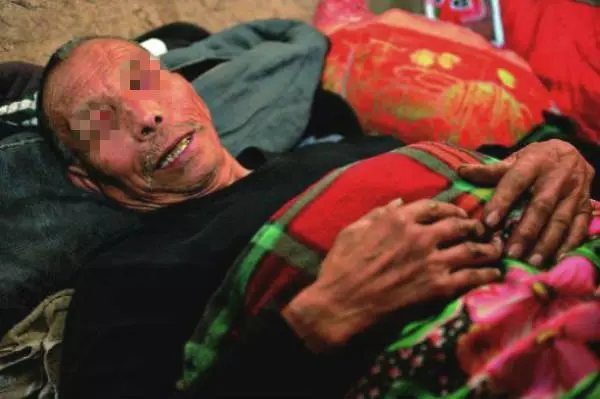 父親去世十年後,兒子接個電話,裡面竟傳來父親的聲音:兒子快來