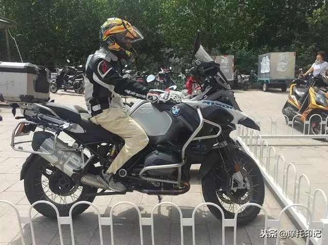 讓一部分摩友內心產生「恐懼」的根源,原來是摩托車的座高!