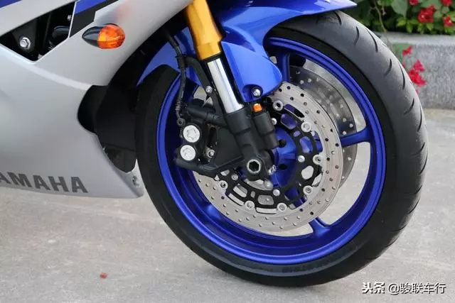 2016山葉R6 就沒見過這麼新的