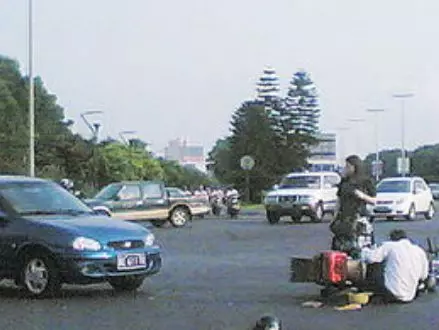 老公車禍去世,小叔子向俺求婚,新婚夜看到一條簡訊,俺蒙了
