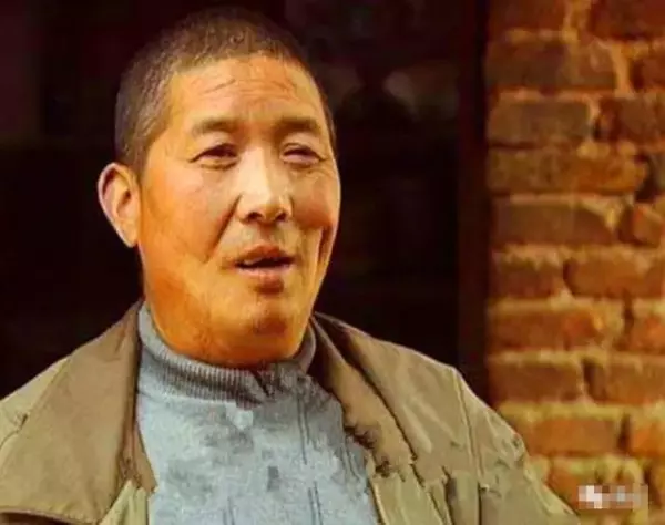 農民上山採藥撿到一枚金屬片,國家無償收走!現在成國寶,禁止對外展出!