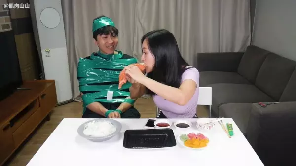 姊姊的復仇又來啦!假藉遊戲的名義把弟弟綁起來,接下來他的下場是如何,讓我們看下去吧~~~