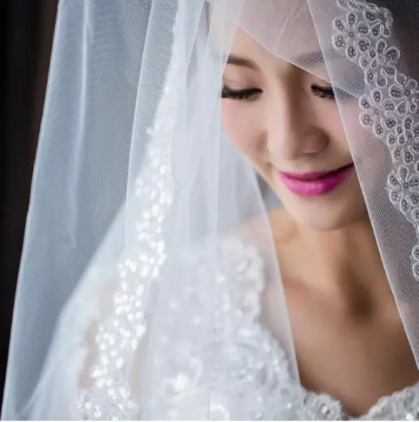 世上最霸氣新娘,敬酒一個姿勢嚇傻新郎!網驚呼:職業病跑出來了