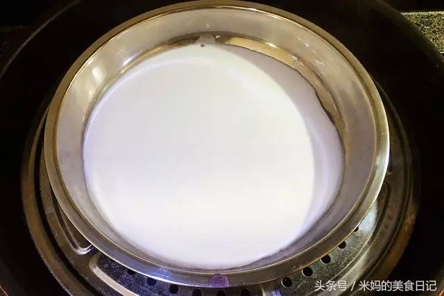 紫薯千層糕做法太簡單了,攪一攪,蒸一蒸,爽口彈牙又營養健康