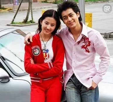 隱瞞15年,劉亦菲曝出愛的人是他!網友:人家已經娶妻生子了!